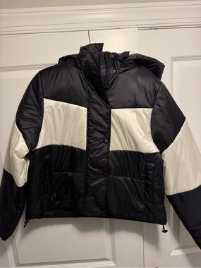 NWT! Spiritual Gangster Black and White Colorblock Puffer Jacket